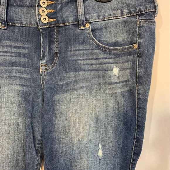 TORRID premium woman’s jeans. Size 14r. Excellent condition. - Picture 3 of 7
